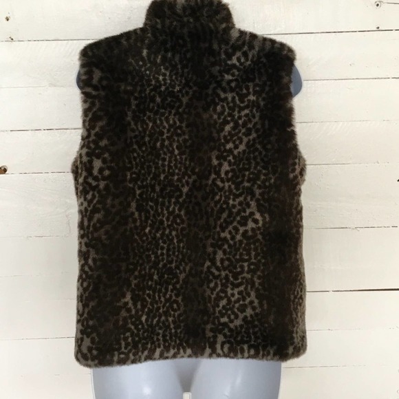 Guess Reversible Faux Fur Vest - Picture 3 of 8